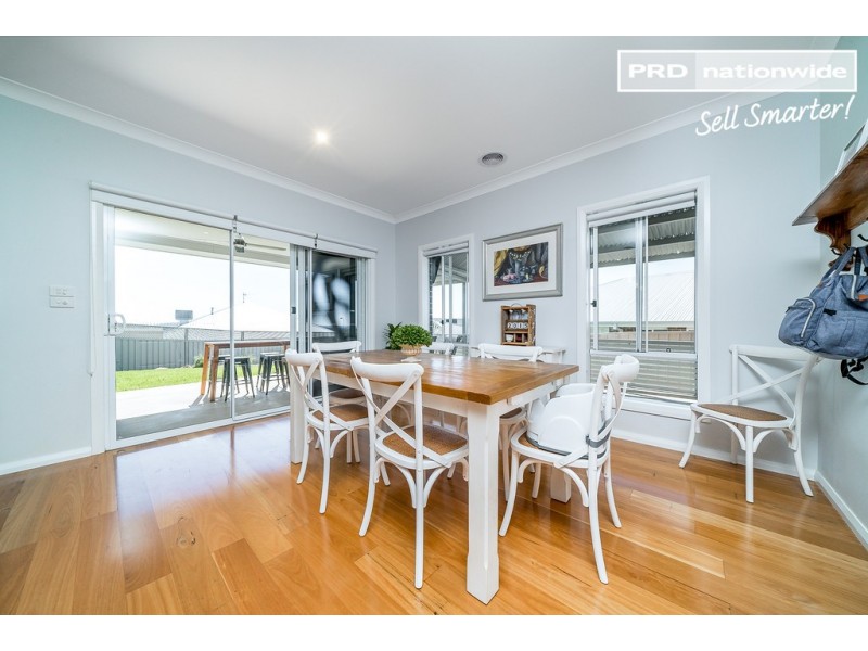 16 Pooginook Place, Bourkelands NSW 2650