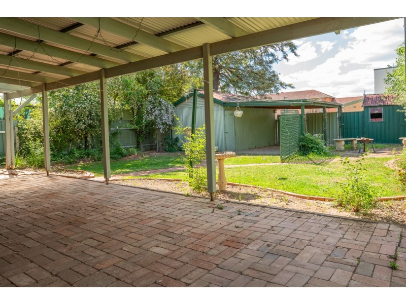 73 Brookong Avenue, Wagga Wagga NSW 2650