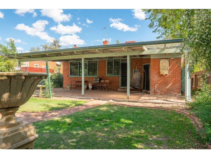 73 Brookong Avenue, Wagga Wagga NSW 2650