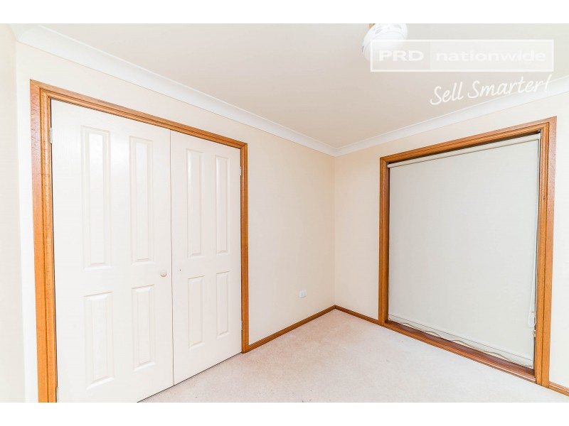 7 Minya Place, Glenfield Park NSW 2650