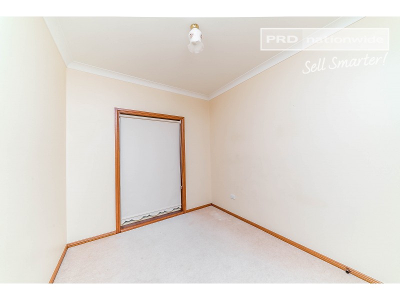 7 Minya Place, Glenfield Park NSW 2650