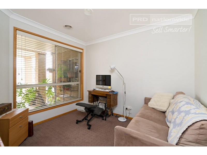 13 Dundale Crescent, Estella NSW 2650