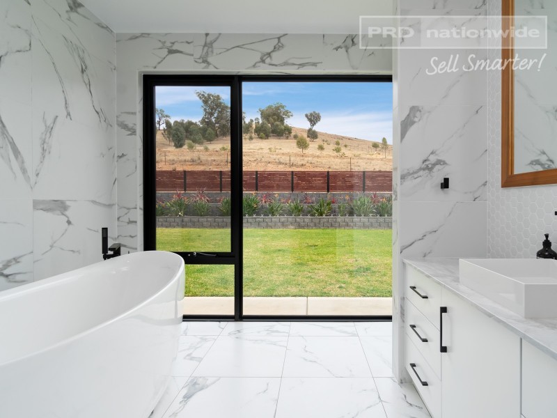47 Peppermint Drive, Springvale NSW 2650