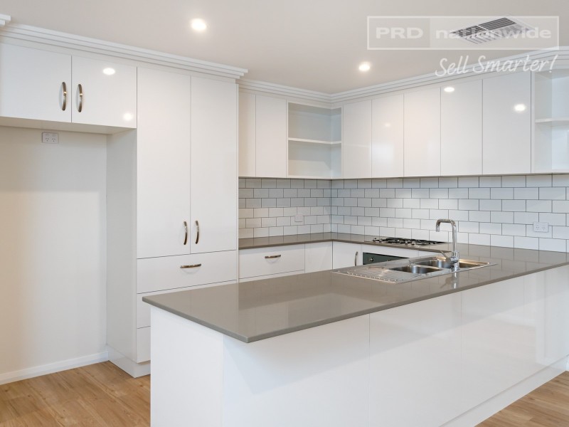 13 Coppabella Drive, Gobbagombalin NSW 2650