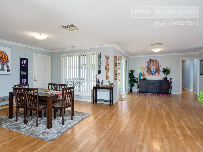 2 Birri Place, Glenfield Park NSW 2650