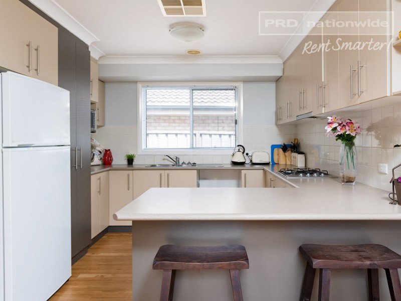 2 Birri Place, Glenfield Park NSW 2650