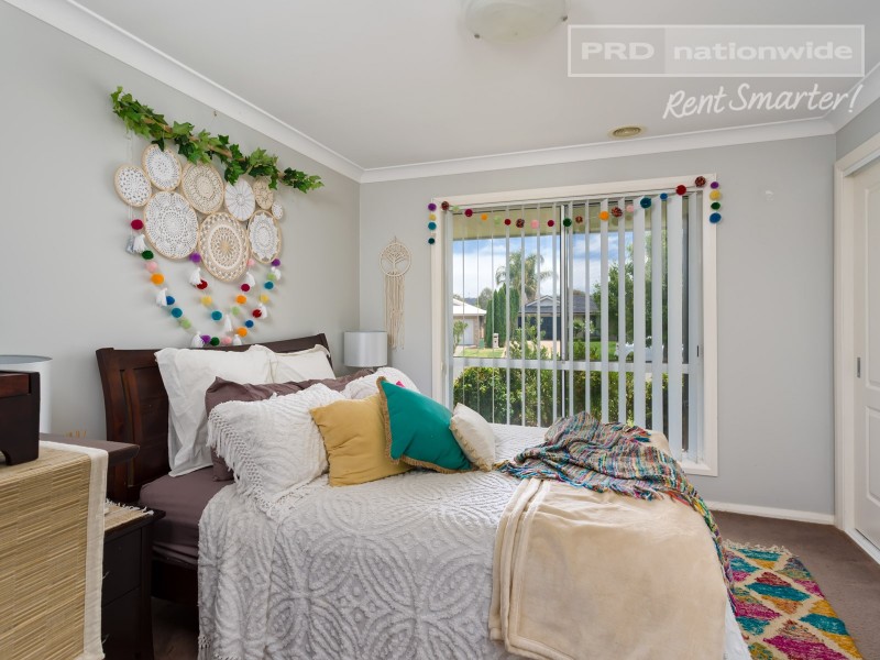 2 Birri Place, Glenfield Park NSW 2650