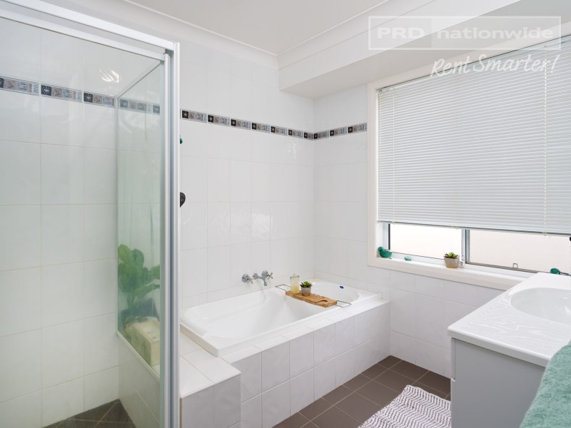 2 Birri Place, Glenfield Park NSW 2650