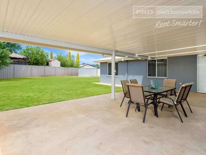 2 Birri Place, Glenfield Park NSW 2650