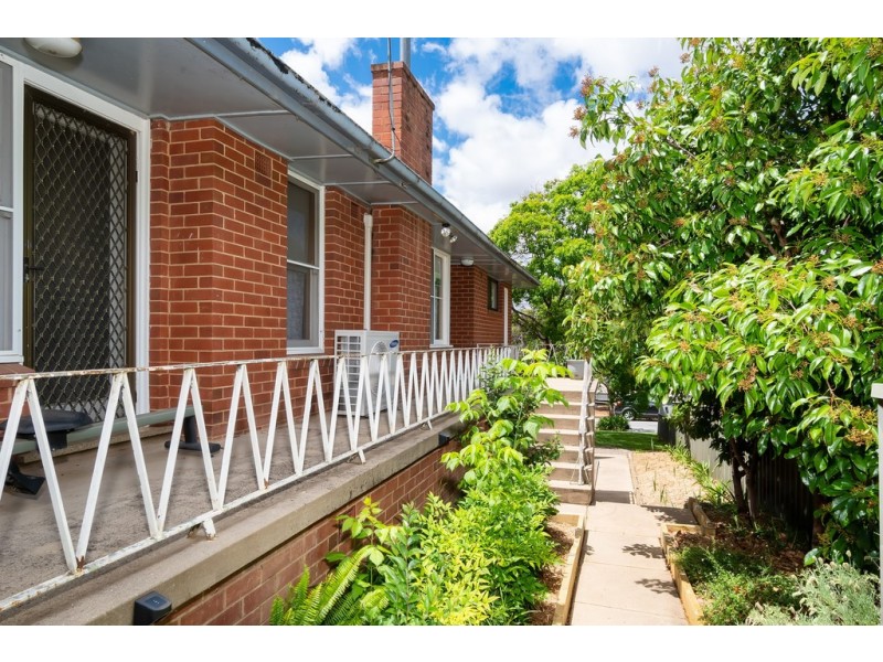 82 Warrawong Street, Kooringal NSW 2650