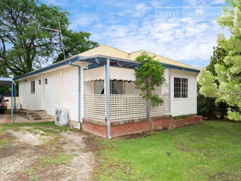 13 Spooner Avenue, Mount Austin NSW 2650