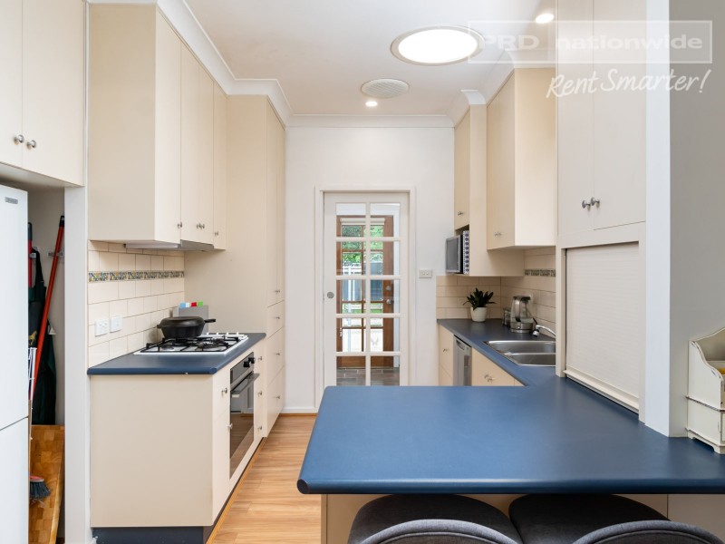 13 Spooner Avenue, Mount Austin NSW 2650