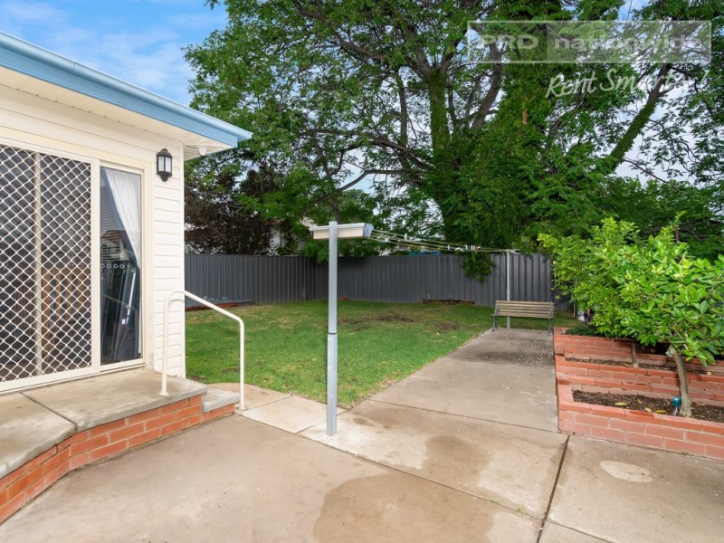 13 Spooner Avenue, Mount Austin NSW 2650