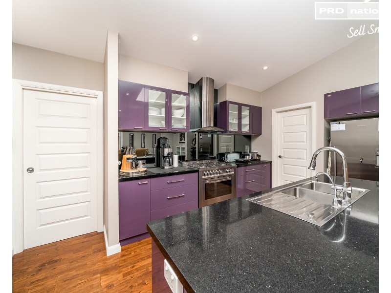 9 Park Place, Lloyd NSW 2650