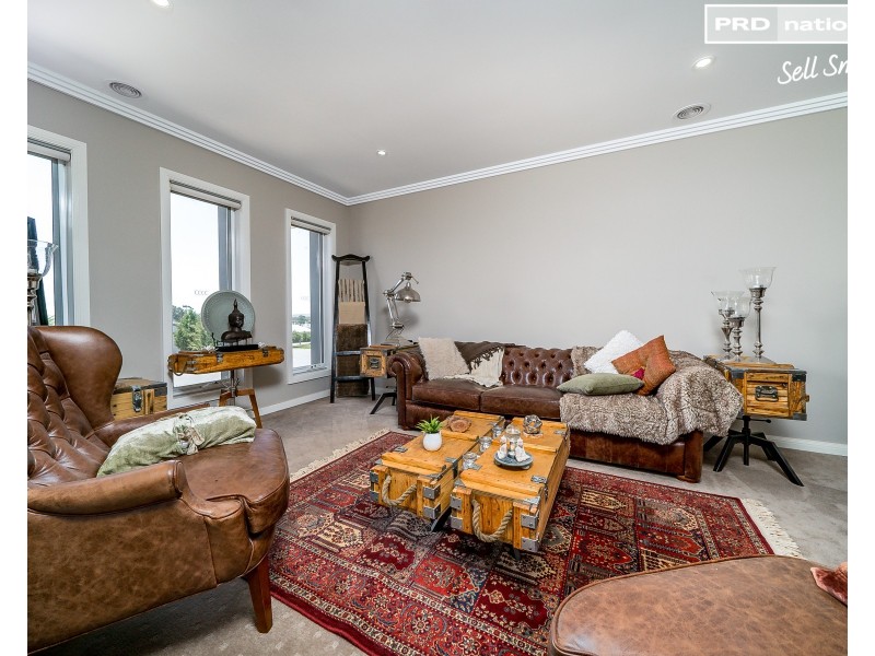 9 Park Place, Lloyd NSW 2650