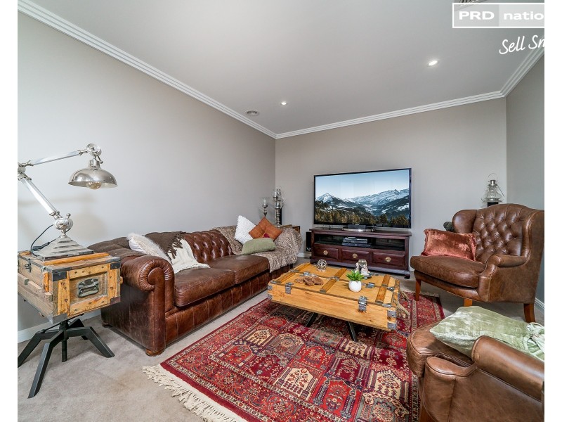 9 Park Place, Lloyd NSW 2650