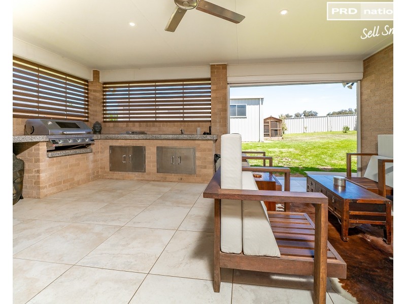 9 Park Place, Lloyd NSW 2650