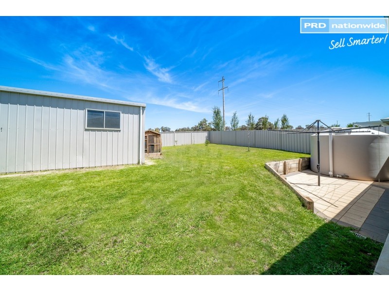 9 Park Place, Lloyd NSW 2650