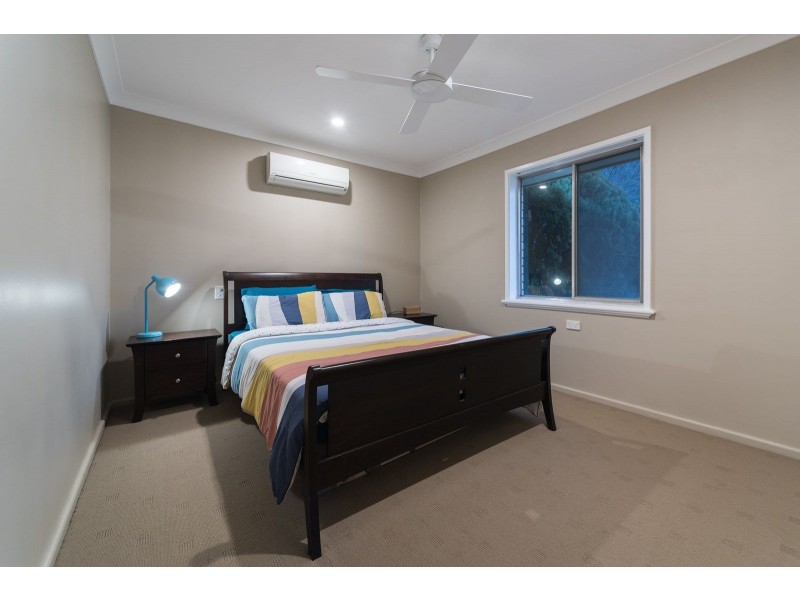 24 Nixon Crescent, Tolland NSW 2650