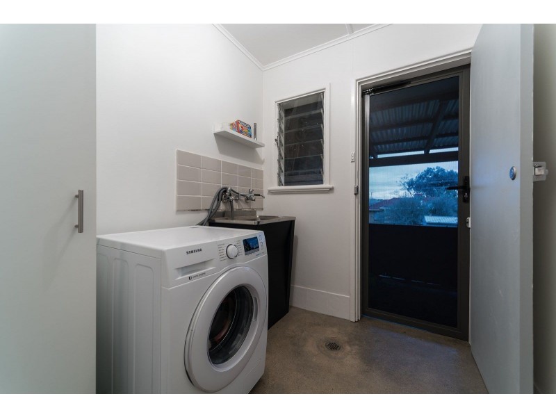 24 Nixon Crescent, Tolland NSW 2650