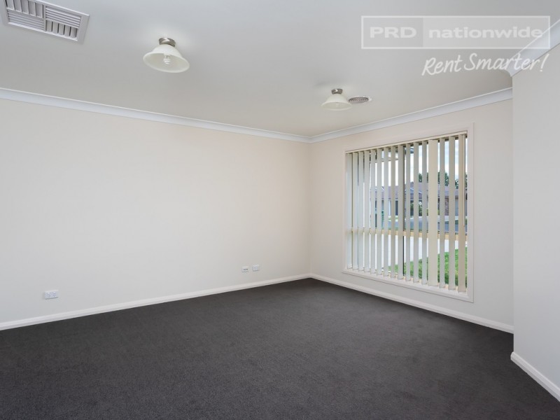 24 Mima Street, Glenfield Park NSW 2650