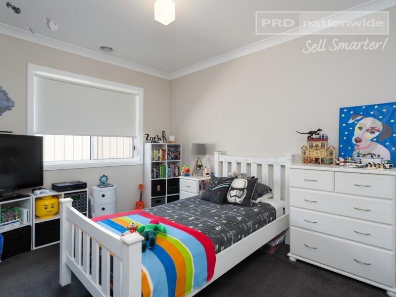 25 Watson Boulevard, Lloyd NSW 2650