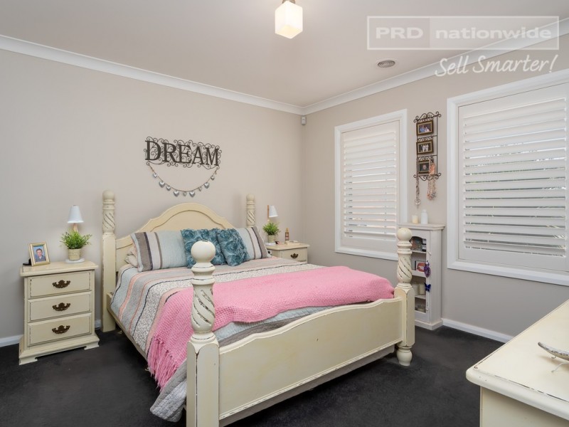 25 Watson Boulevard, Lloyd NSW 2650