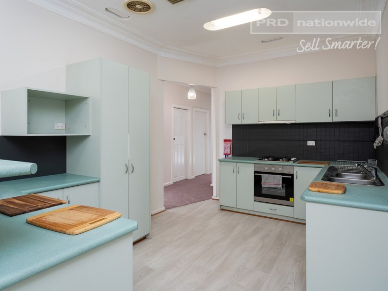 11 Karen Street, Tolland NSW 2650