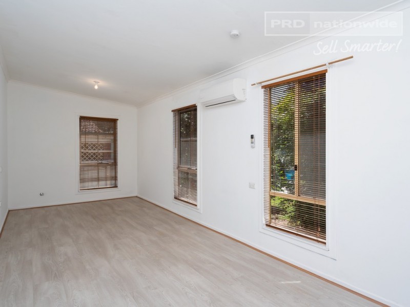 11 Karen Street, Tolland NSW 2650