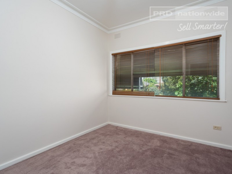 11 Karen Street, Tolland NSW 2650