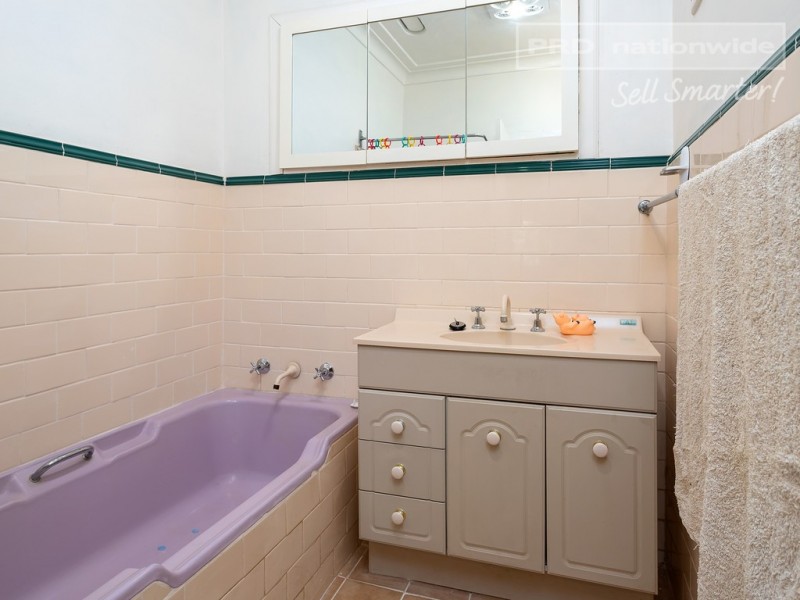 11 Karen Street, Tolland NSW 2650