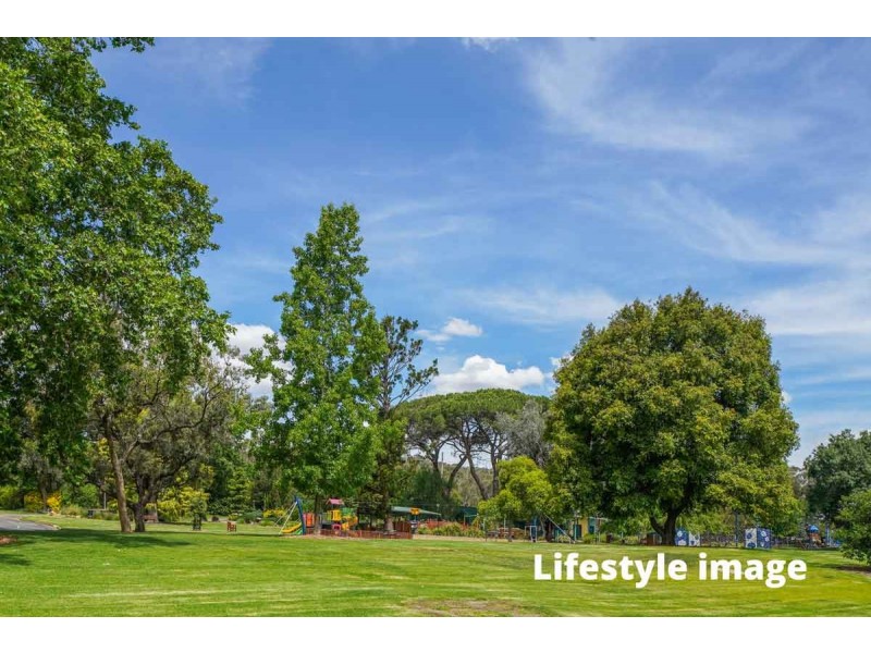 25 Phillip Avenue, Mount Austin NSW 2650