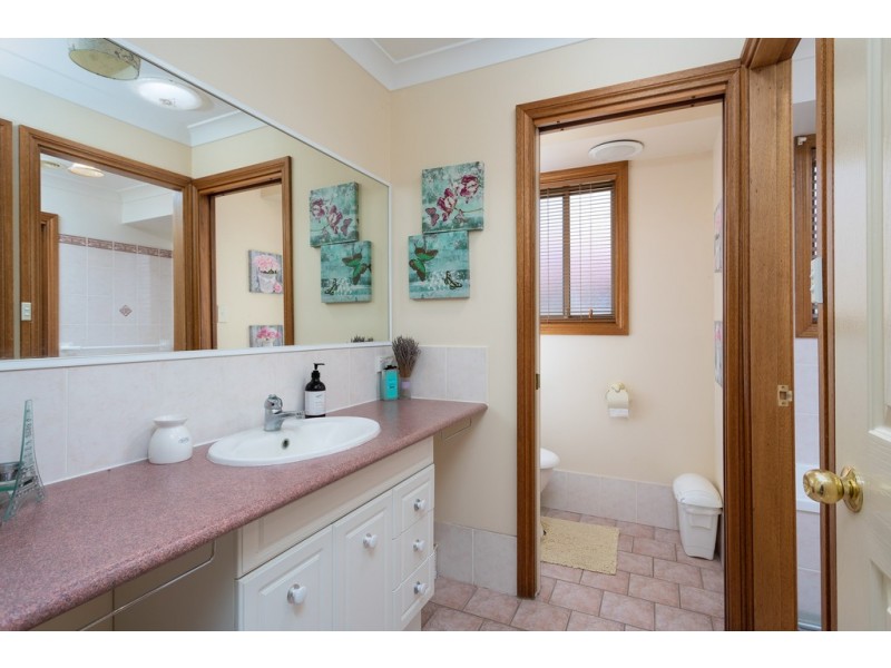 34 Nunkeri Street, Glenfield Park NSW 2650