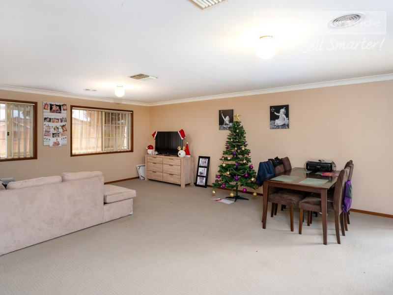 40 Girraween Mews, Glenfield Park NSW 2650