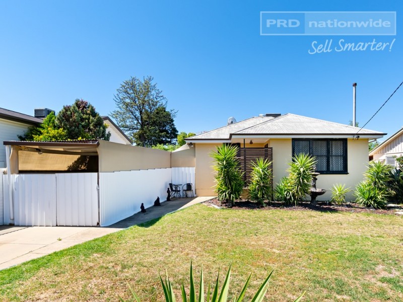 11 Gowrie Street, Mount Austin NSW 2650