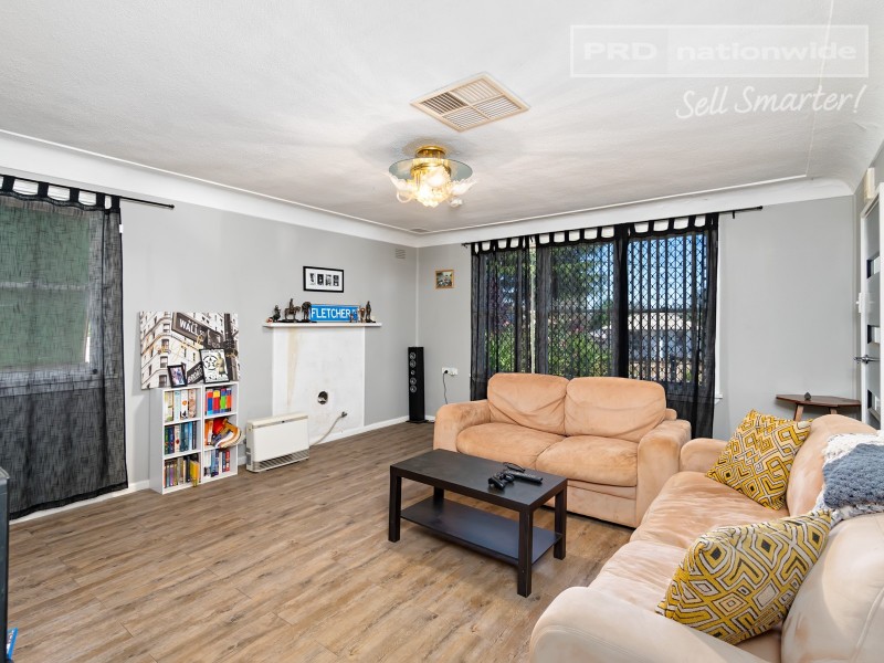11 Gowrie Street, Mount Austin NSW 2650