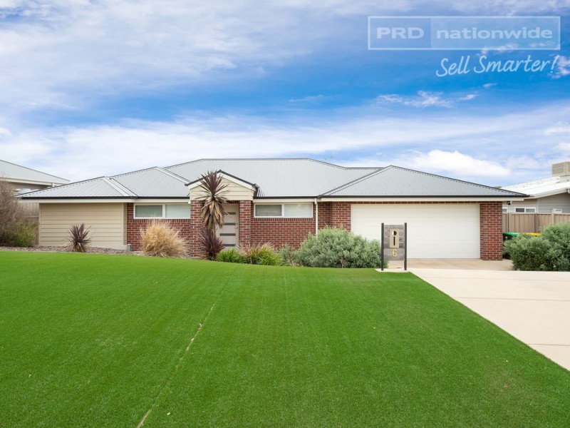 6 Park Place, Lloyd NSW 2650