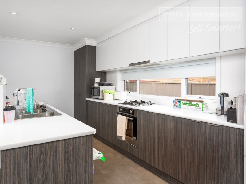 6 Park Place, Lloyd NSW 2650