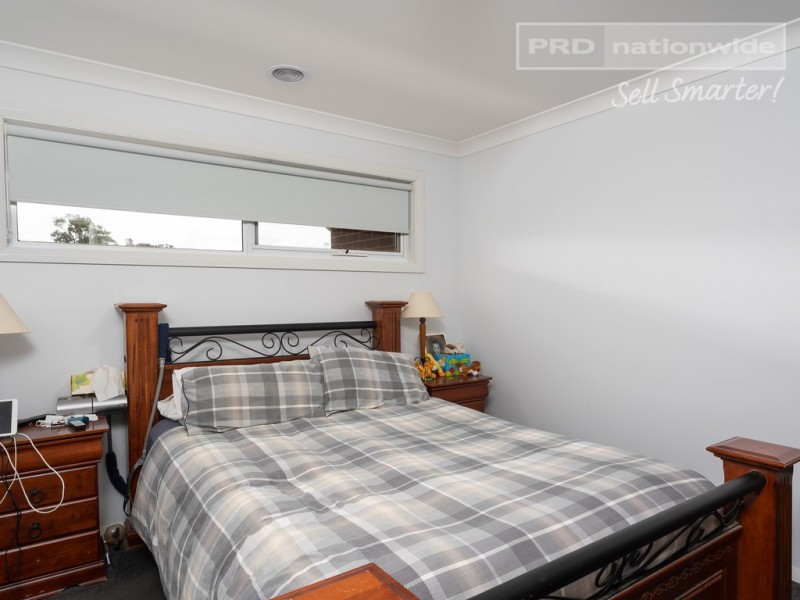 6 Park Place, Lloyd NSW 2650