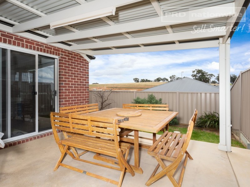 6 Park Place, Lloyd NSW 2650