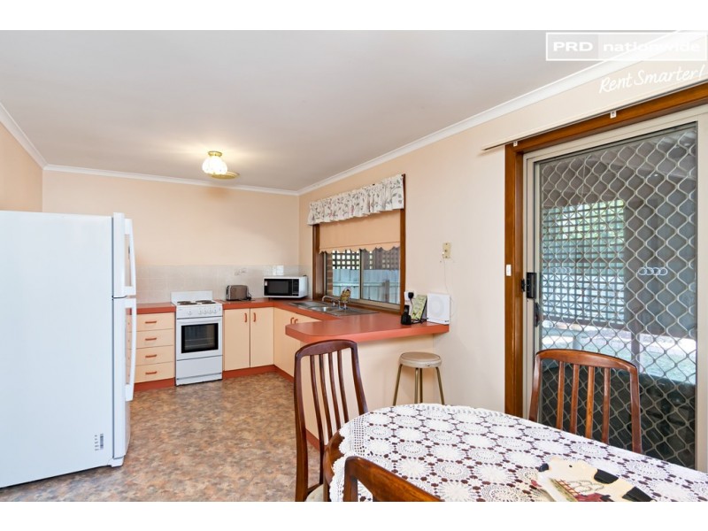2/9 Travers Street, Wagga Wagga NSW 2650