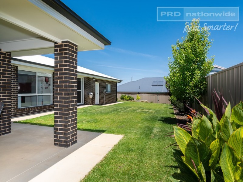 19 Kellerman Crescent, Boorooma NSW 2650