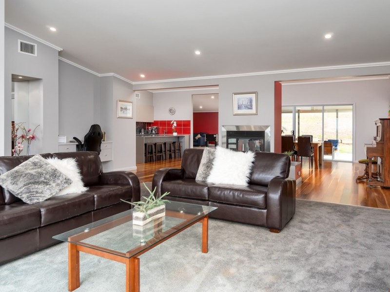 41 Peppermint Drive, Springvale NSW 2650