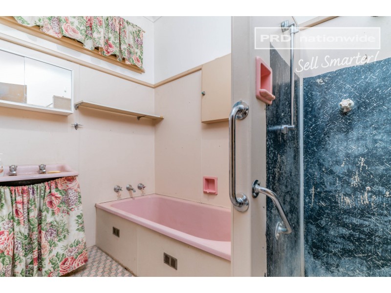 12 Nilma Avenue, Mount Austin NSW 2650
