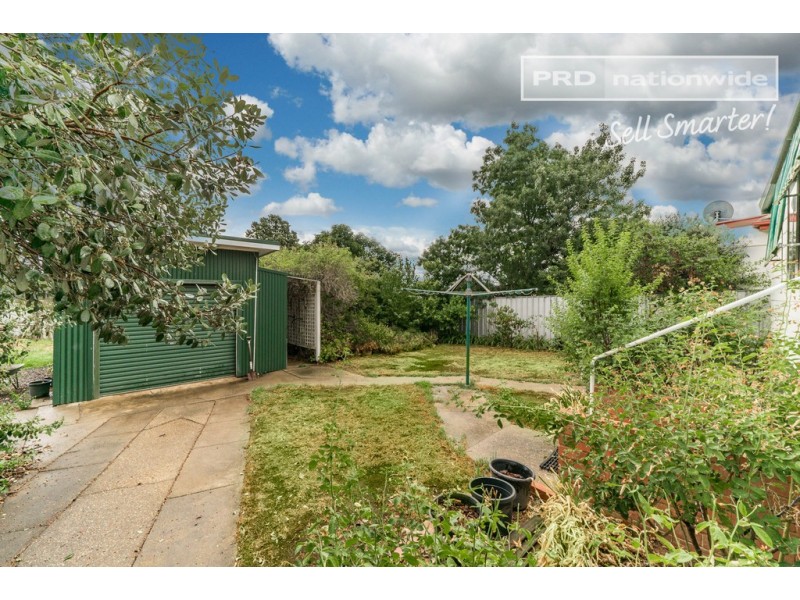 12 Nilma Avenue, Mount Austin NSW 2650