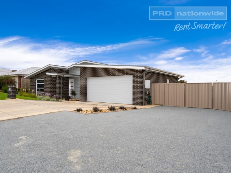 4 Pooginook Place, Bourkelands NSW 2650