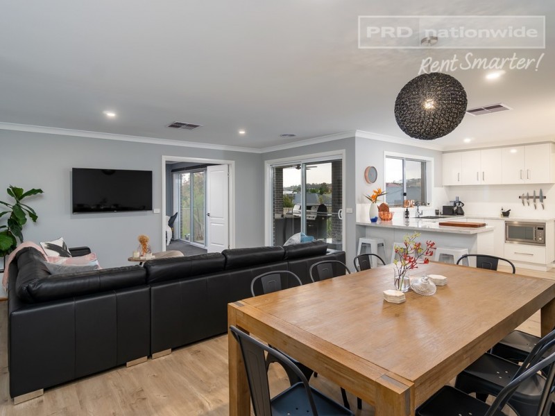 4 Pooginook Place, Bourkelands NSW 2650