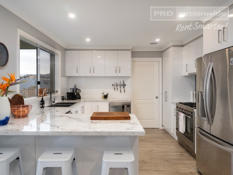 4 Pooginook Place, Bourkelands NSW 2650