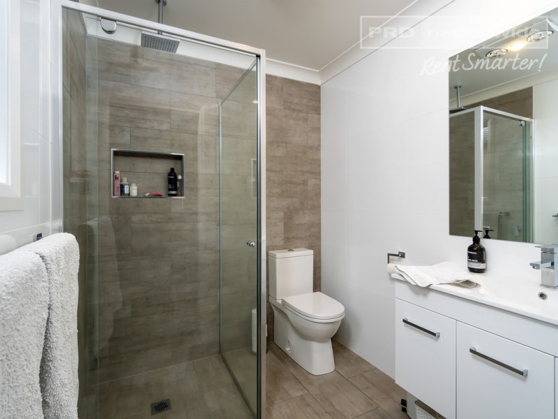 4 Pooginook Place, Bourkelands NSW 2650