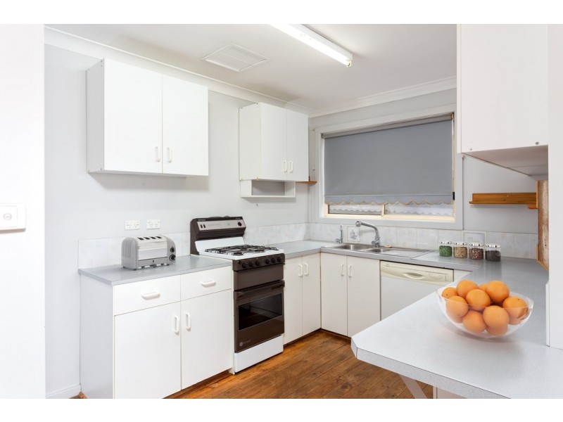 14 Condon Avenue, Mount Austin NSW 2650